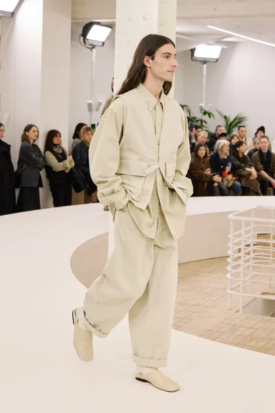 Look 30